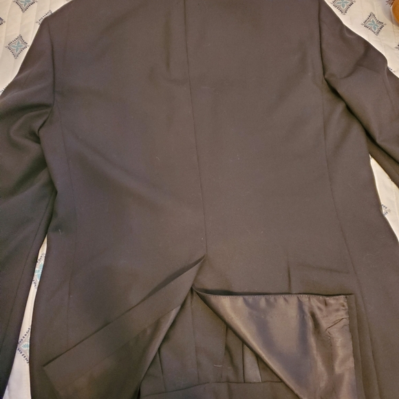 Brooks Brothers Elegant Black Tuxedo